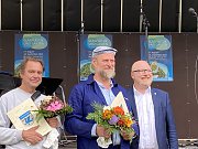 Preisträger 2022 mit Bürgermeister Ulf-Marcus Grube (Stadt Munster)