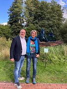 Gundula Menking und Ulf-Marcus Grube vor Publikumspreis (Stadt Munster, Andrea Holz)